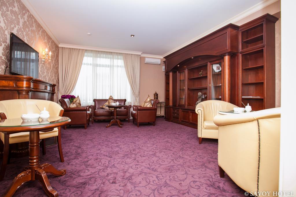 Savoy Hotel Chisinau Exterior photo